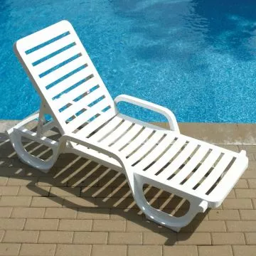 Grosfillex Bahia Quality Resin Chaise, White