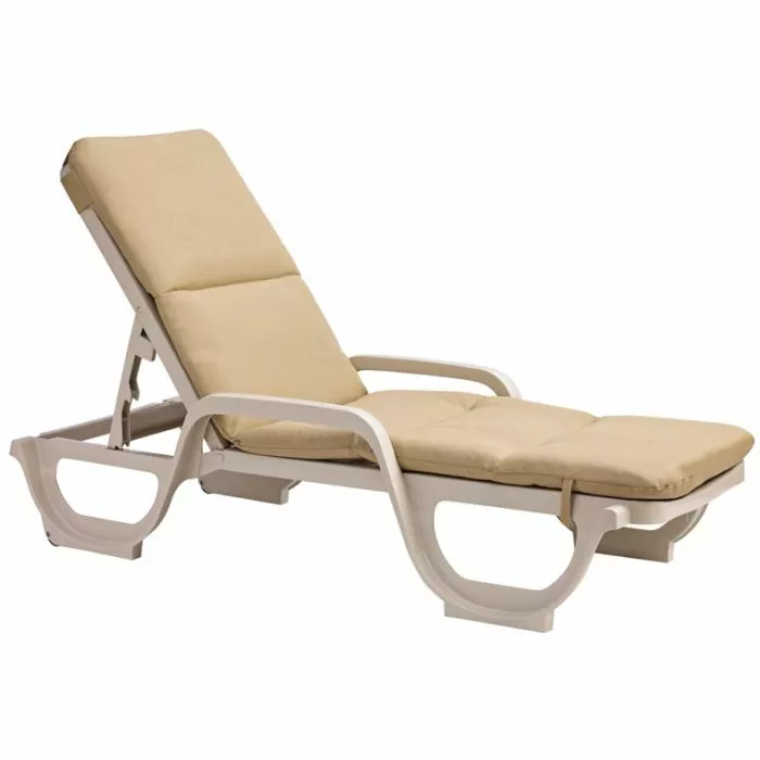 Grosfillex Bahia Quality Resin Chaise - Doheny's Pool Supplies