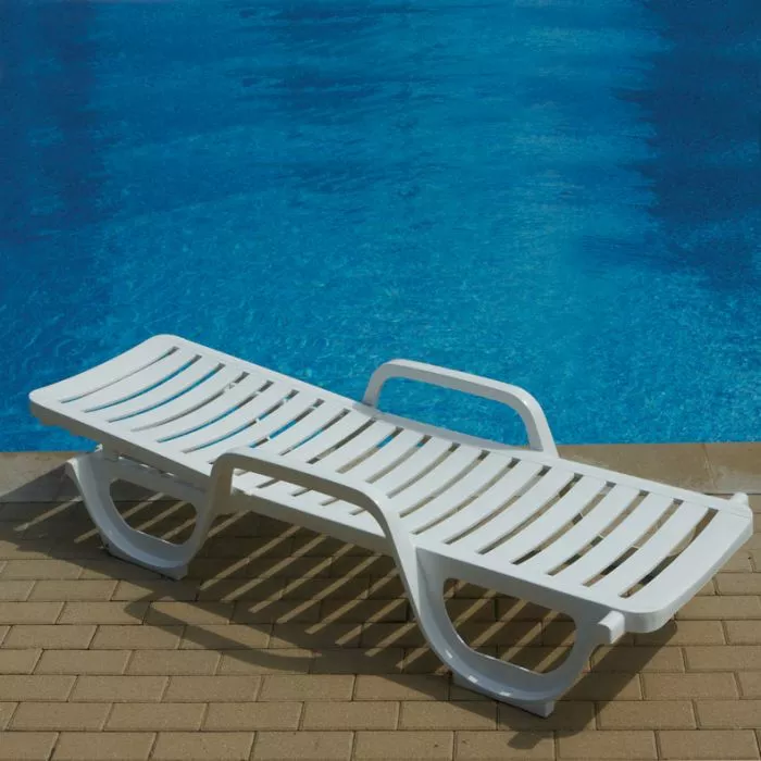 Grosfillex Bahia Quality Resin Chaise, White | Shop Doheny's