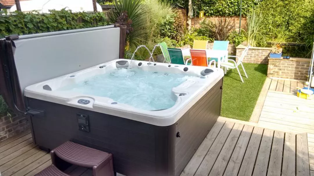 How to Care for a Spa in Winter | Shop Doheny's